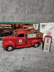 Ertl Collectibles Studebaker 1947 Pickup MOBILEGAS w/Matching Gas Pump NIB - Picture 1 of 19