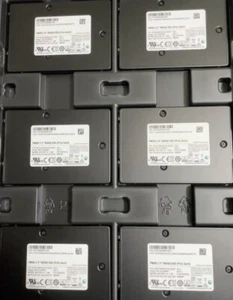New Samsung PM983 960GB MZ-QLB9600 MZQLB960HAJR-00007 PCIe Gen3 2.5" SSD U.2 - Afbeelding 1 van 2