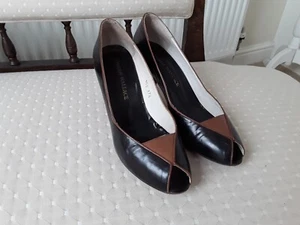 Ladies Black & Tan Peep Toe Shoes size 4.5 - Picture 1 of 6