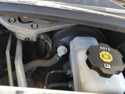 2008 2009 2010 2011 2012 2013 Cadillac CTS refuerzo de freno cilindro maestro Foto 1 de 4