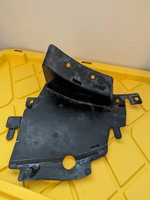 Jaguar F-Pace 2018-2020 OEM guardabarros interior delantero izquierdo revestimiento protector contra salpicaduras Foto 1 de 4