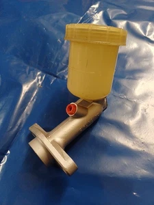 AUSTIN MAXI 1500 1750 NON SERVO BRAKE MASTER CYLINDER - Picture 1 of 7