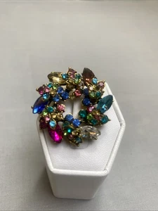 Vintage Pink & Blue Rhinestone Wreath Brooch Gold Tone With A Red Glow Stone - Picture 1 of 9