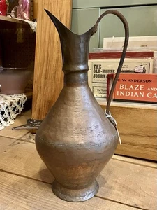 Vintage Ägyptischer Schwer Gehämmerter Kupfer Wasserkrug Krug Ausgießer 16,5 Zoll - Bild 1 von 7