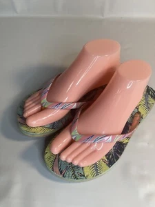 Vera Bradley Flip Flops in Palm Feathers Sandals 12697 309 M 7-8 - Picture 1 of 3
