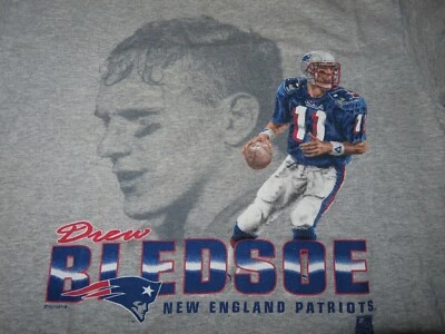 复古 Nutmeg DREW BLEDSOE 四分卫俱乐部全新英格兰爱国者 (Y LG) T 恤 — 第 1/3 张图片