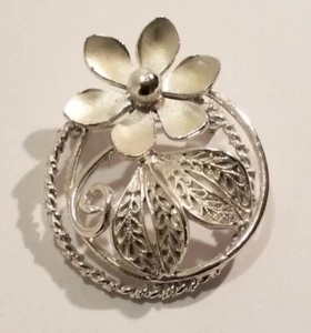 VTG Fashion Jewelry Brooch Pin Silver Tone Metal Flower Lacey Floral Filigree - Picture 1 of 6