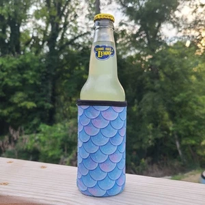 Botella/lata de cerveza Koozie Coozie reutilizable azul y púrpura/rosa sirena ultra delgada - Imagen 1 de 8