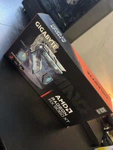 Gigabyte AMD Radeon RX 9060 XT 16GB GDDR6 Gaming OC GPU Graphics Card - Picture 1 of 7