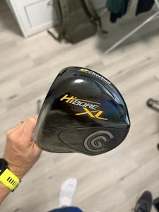 Left Hand Cleveland HiBore XL 10.5 Driver Fujikura R Flex Graphite Headcover - Picture 1 of 5