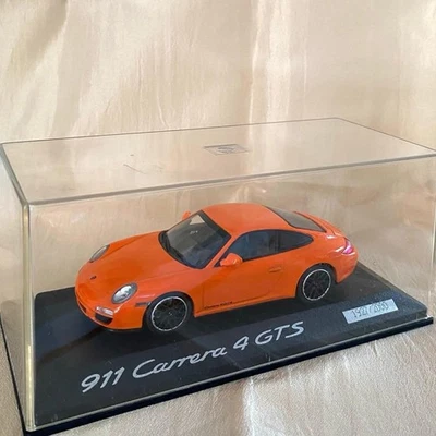 MINICHAMPS 1/43 Porsche 911 Carrera 4 GTS Orange Limited 1927/2000 Model Car - Photo 1/4