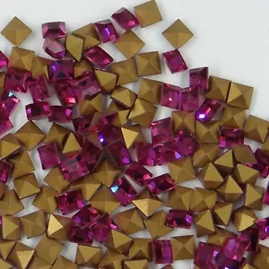 4401 4 F : 20 strass Swarovski vintage réf. 4401 carrés 4mm FUCHSIA - Picture 1 of 4
