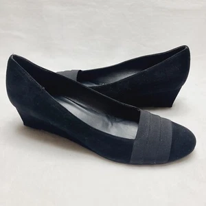 Zapatos de salón de cuña Stuart Weitzman de gamuza negra con detalles de tela talla 8 - Imagen 1 de 8