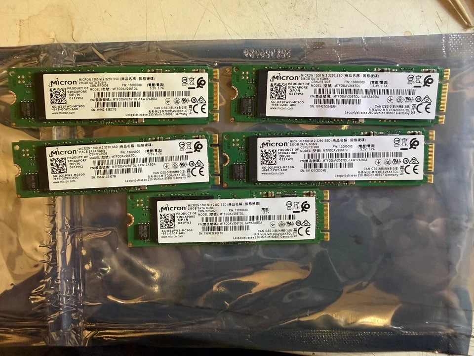 Micron 1300 M.2 2280 256GB SATA SSD Lote de 5 Unidades MTFDDAV256TOL Foto 1 de 1
