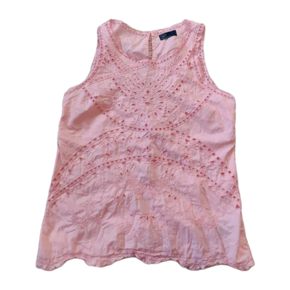 Concha bordada recortada feminina GAP tamanho P rosa claro - Imagem 1 de 4