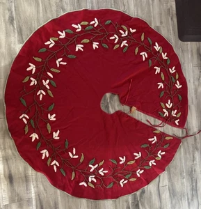 Chestnut Lane Weihnachtsbaum Rock 53" Durchmesser rot mit Stickerei - Bild 1 von 3