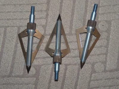 Cabezales Anchos 3 Hojas B- Marca Desconocida con Estuche de Almacenamiento Suave Foto 1 de 4