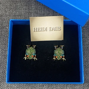 Heidi Daus NEW Frogs Clip On Earrings , Crystals , Green - Picture 1 of 10