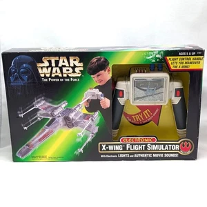 Neu im Karton Kenner Star Wars The Power of the Force elektronischer X-Wing Flugsimulator - Bild 1 von 9