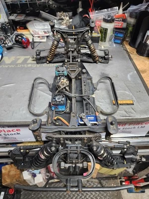 Tekno SCT410SL LW 1/10 4WD Short Course Truck Slider Mod Motor ESC Servo Extras - Image 1 of 4