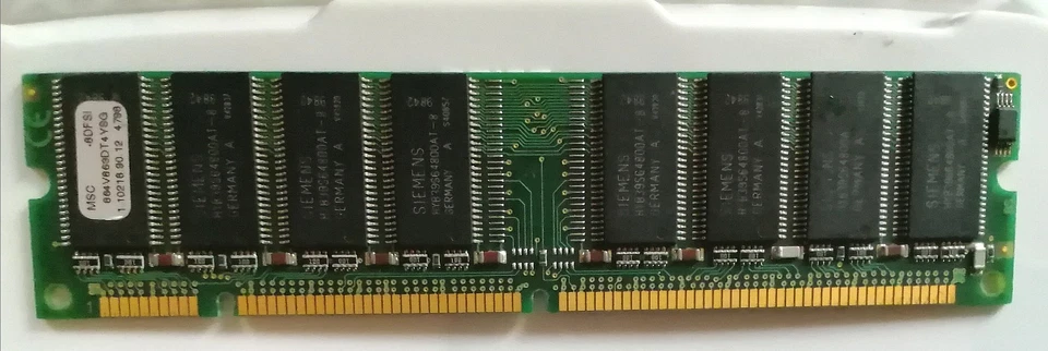 Siemens MSC -8DFSI 864V863DT4YSG HYB39S64800AT-8 - Bild 1 von 3