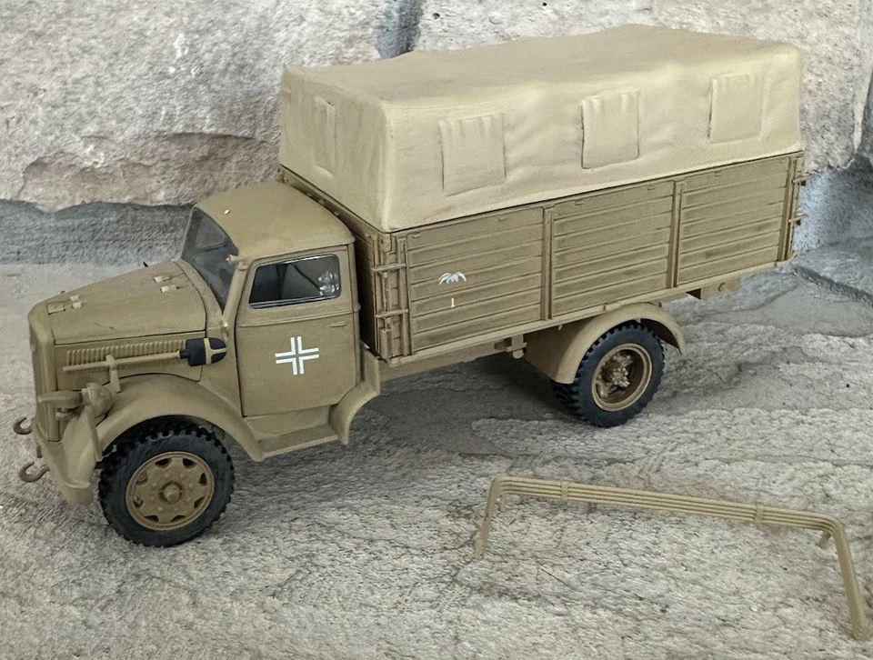 Camión de carga Ultimate Soldier 1:32 Segunda Guerra Mundial alemán Opel Blitz juguetes del siglo XXI DAK Foto 1 de 4