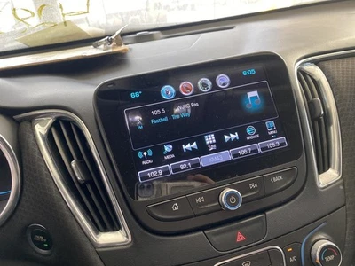 Pantalla de infoentretenimiento usada se adapta a: Chevrolet Malibu 2018 pantalla y panel de control Foto 1 de 4