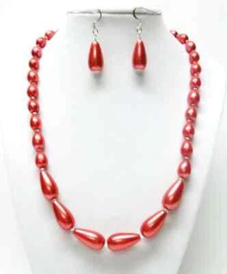 Juego de collar/pendientes de perlas de vidrio lágrima roja coral con cuentas de semillas de cristal  Foto 1 de 4