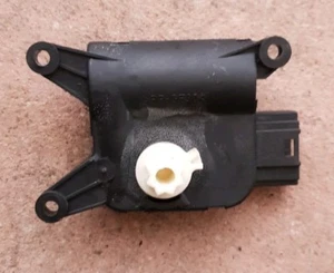 VW AUDI SEAT SKODA HEATER FLAP CONTROL MOTOR BOSCH VOLKSWAGEN PASSAT A3 golf - Picture 1 of 3