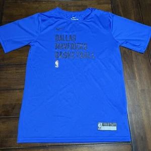 Nike Dallas Mavericks 2023 Sideline Performance Maglia Allenamento Blu Gioventù XL - Foto 1 di 6