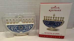 NEU in orig Box 2016 Hallmark Andenken "The Festival of Lights" Menora Ornament - Bild 1 von 6