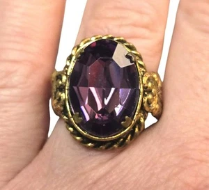 Vintage Adjustable Ornate Purple Glass Stone Brass Statement Ring - Picture 1 of 5