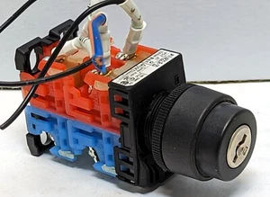 Fuji 2 Position Key Switch AR22JR-20 MISSING KEY WORKING PULL. [OF18] - Picture 1 of 9