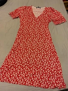 NEW WITHOUT TAGS RED FLORAL SUMMER SHORT SLEEVED DRESS UK 12 - Picture 1 of 3