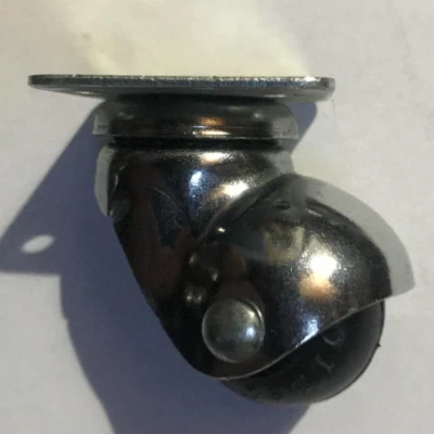 RUOTA CARRELLO MM.30 IN GOMMA NERA PIASTRA GIREVOLE ZINCATA 40X40 PORT 20KG - Immagine 1 di 4