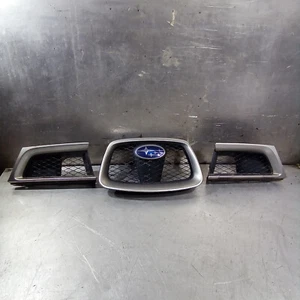 Subaru Impreza Hawkeye 2006-07 Three Piece Upper Centre Front Grille 48W Silver - Picture 1 of 24