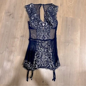 Victoria’s Secret Full Length Bones Corset - Picture 1 of 5
