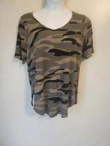 Torrid Super Soft Knits Green Camo Short Sleeve Tunic Top Shirt 1 1X - Picture 1 of 4