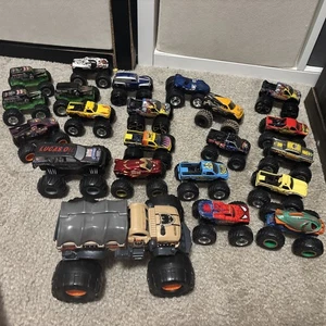 22 monster trucks - Picture 1 of 5