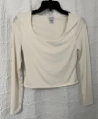 MUJER RUE 21 MANGA LARGA MARFIL CUELLO REDONDO CROP TOP TALLA M Foto 1 de 4