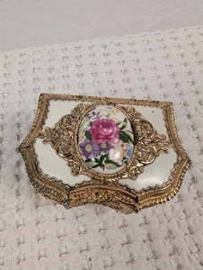 Vintage Japan Trinket Box Gold Filigree Ceramic Inlay Rococo Victorian Inspired - Picture 1 of 11