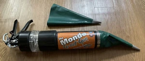 FastCap MONDOGROUTGUN 50 Oz W/Extra bag - Picture 1 of 3