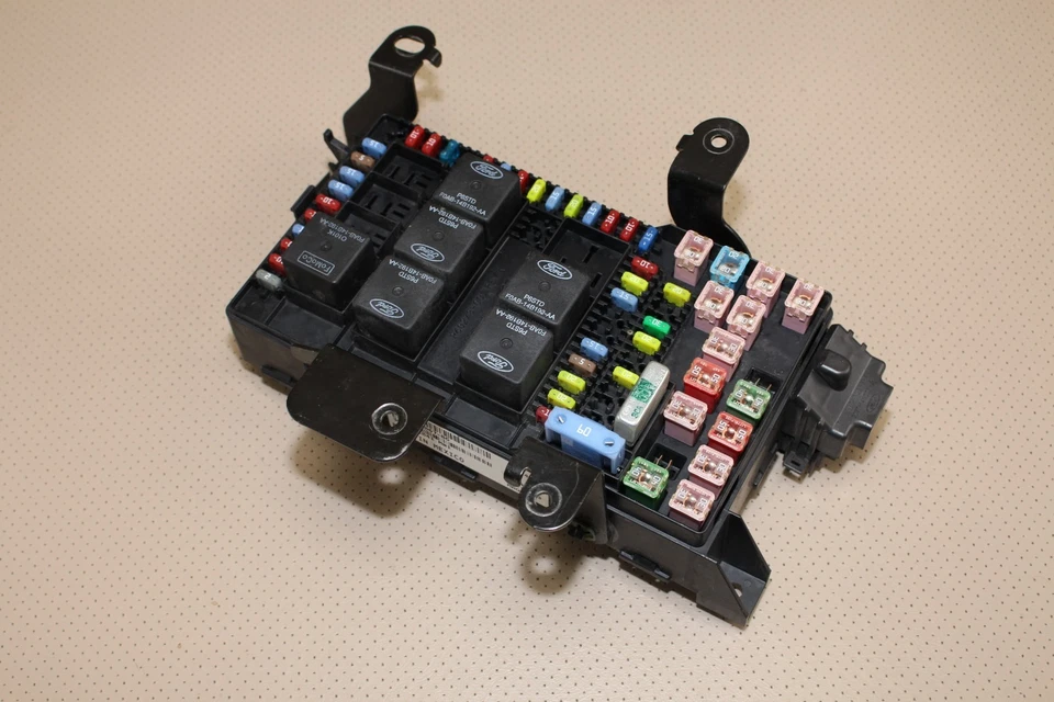 03-04 FORD EXCURSION F250 F350 SUPER DUTY DASH FUSE JUNCTION BOX 3C3T-14A067-BG - Image 1 of 3