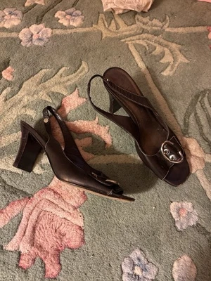 Zapatos de tacón de gatito de cuero marrón oscuro Joan and David Circa, talla 7 Foto 1 de 3