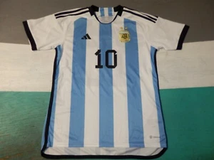Camiseta para hombre Lionel Messi Adidas Selección Argentina grande calce ajustado - Imagen 1 de 3