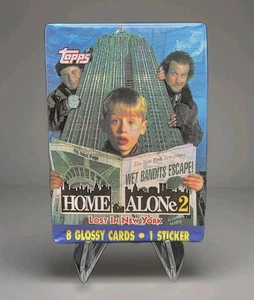 1992 Topps Home Alone 2 ( 1 Factory Sealed ) Pack - 8 Cards & 1 sticker - Picture 1 of 2