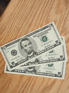 2001 $5 "STAR" NOTE LOT (3) SAN FRAN DISTRICT CONS SERIAL # - Picture 1 of 5