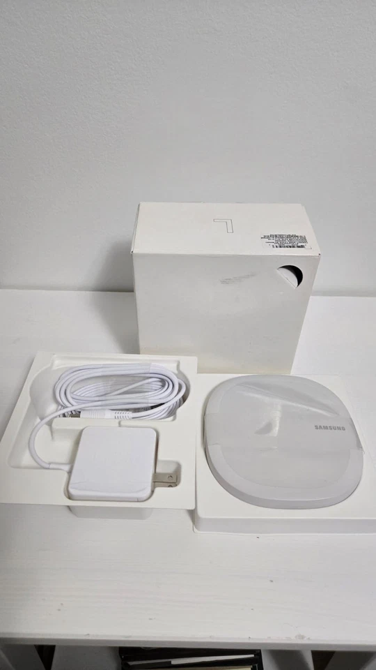 Samsung Connect Home (ET-WV520BWEGCA) - Image 1 of 1