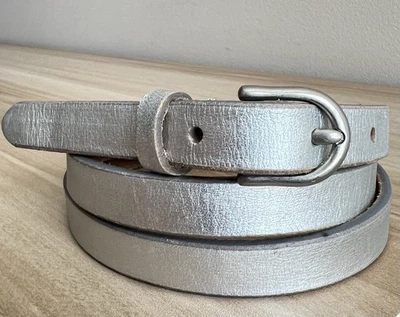 J. Crew Women's Medium Silver Metallic Leather Skinny Belt 1/2" Wide - Image 1 of 4