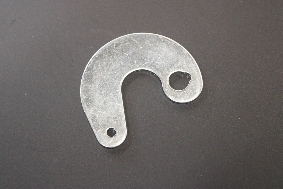 Yamaha Centre Stand Spring Hook C Bracket RD250LC RD350LC Main Stand B8-35 - image 1 of 1